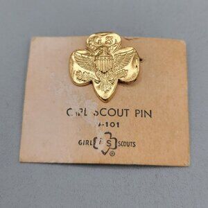 Girl Scouts Membership Pin on Card Gold Tone With Eagle Emblem Tube Clasp